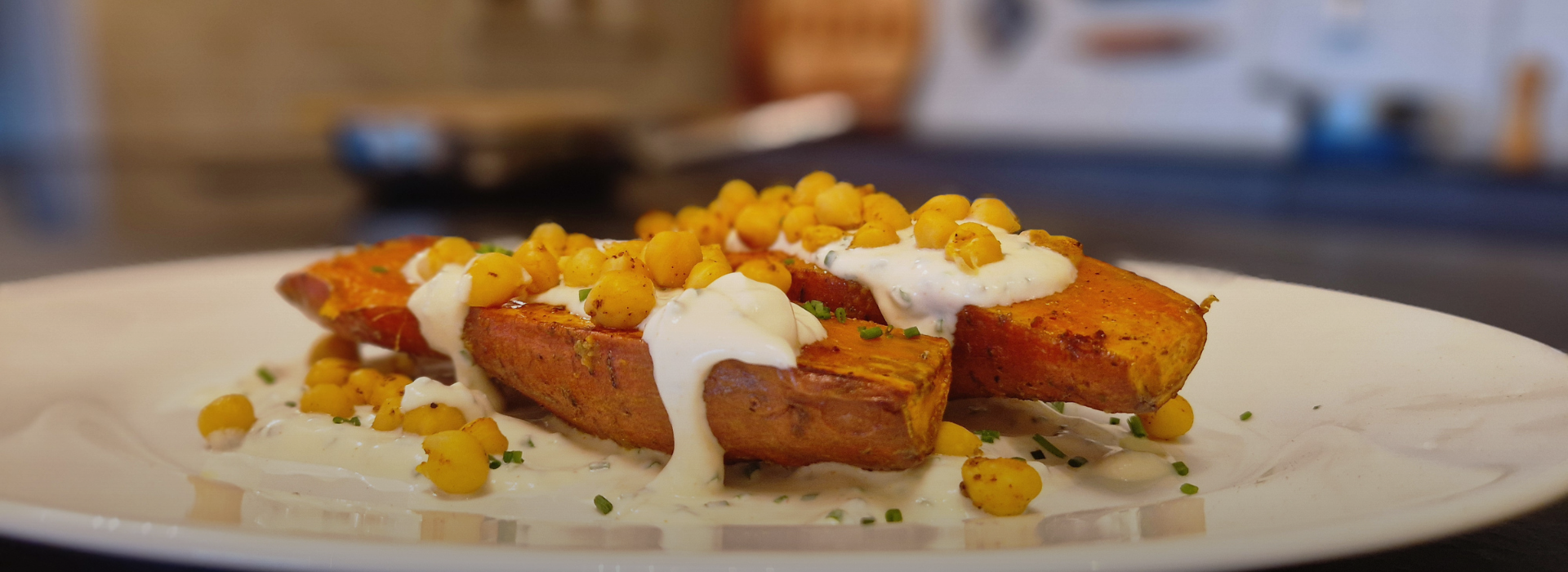 Gebackene Süsskartoffel mit Sauerrahm